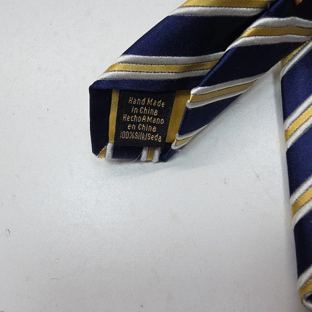 Donald J. Trump Signature Collection Navy Gold Striped‎ 100% Silk Handmade Tie